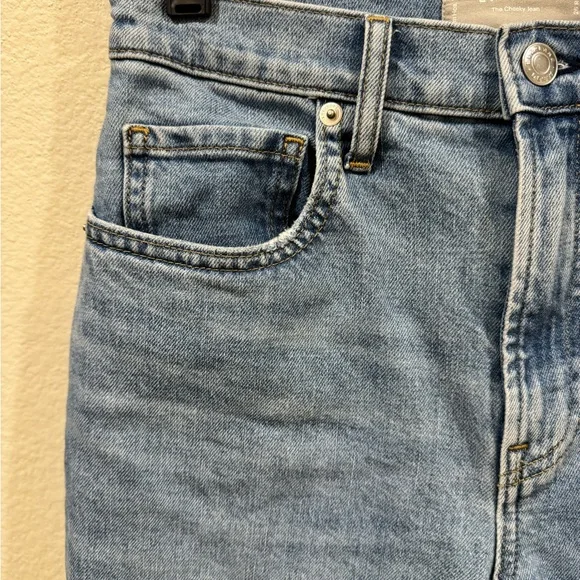 Everlane The Cheeky Jean in Sky Blue - Picture 11 of 12